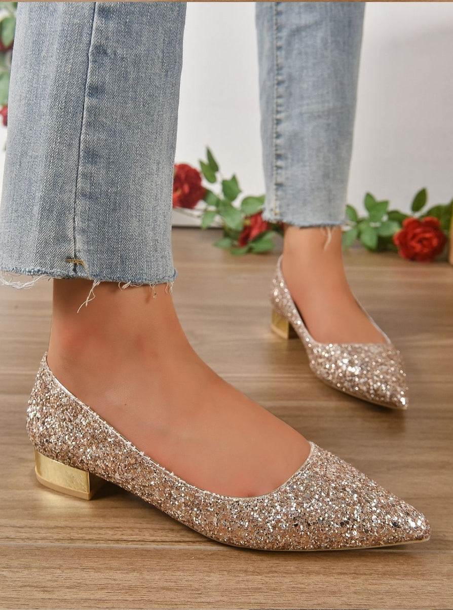 Scarpe da donna con tacco basso e paillettes di cristallo